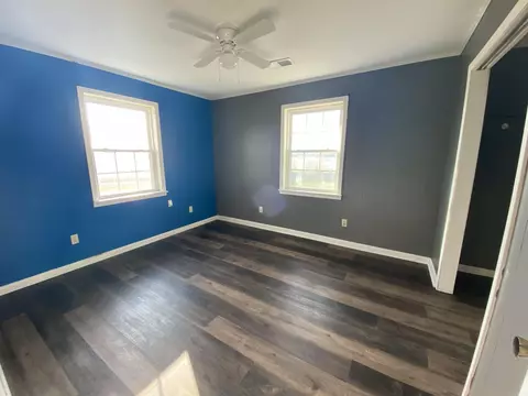 Bedroom - 13898 E 18 Hwy, Newport, AR 72112 photo 4 of 6