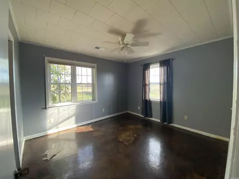 Bedroom - 13898 E 18 Hwy, Newport, AR 72112 photo 2 of 6