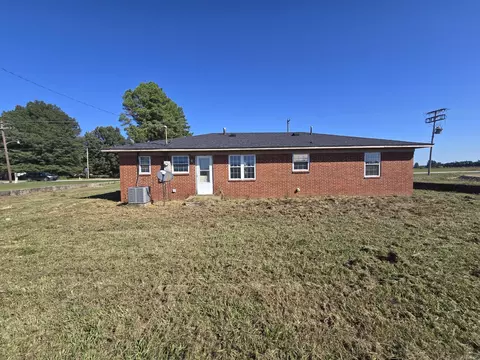 Exterior - 13898 E 18 Hwy, Newport, AR 72112 photo 2 of 6