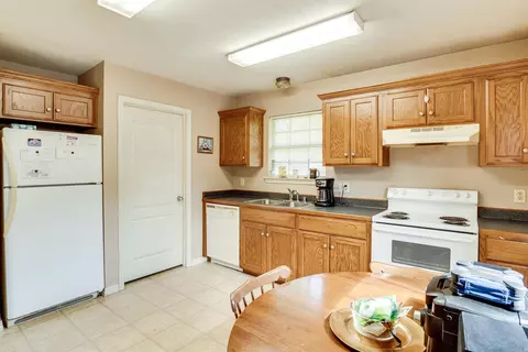 307 E Center St, Morrilton, AR 72110 photo 8