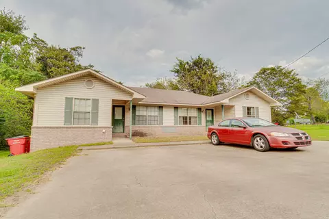 307 E Center St, Morrilton, AR 72110 photo 3