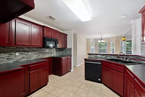1814 Pleasant Pointe Cir, Bryant, AR 72022 photo 6