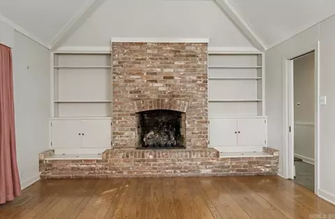 Living - 13 Jefferson Pl, Pine Bluff, AR 71603 photo 4 of 7