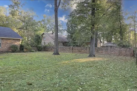 Exterior - 13 Jefferson Pl, Pine Bluff, AR 71603 photo 4 of 5