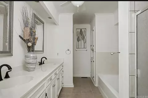 Bath - 13 Jefferson Pl, Pine Bluff, AR 71603 photo 2 of 2