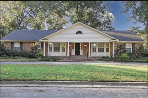 13 Jefferson Pl, Pine Bluff, AR 71603
