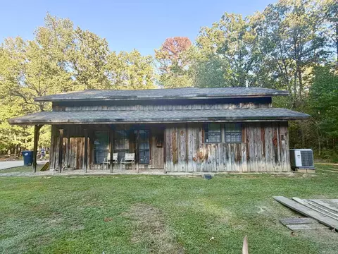 Exterior - 4440 Divoky Rd, Pine Bluff, AR 71603 photo 5 of 9