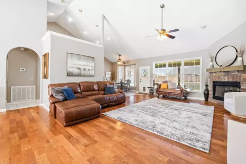 5906 Westminster, Benton, AR 72019 photo 2