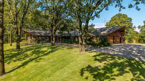 311 Whispering Hills St, Hot Springs, AR 71901