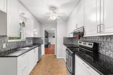 Kitchen - 729 Swinging Bridge Rd, Beebe, AR 72012 photo 1 of 3