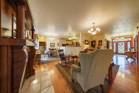 Living - 345 Backbone Rd, Evening Shade, AR 72532 photo 1 of 2