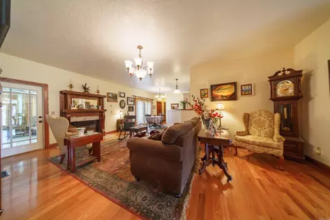Living - 345 Backbone Rd, Evening Shade, AR 72532 photo 2 of 2