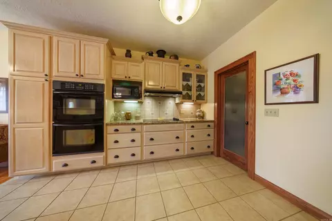 Kitchen - 345 Backbone Rd, Evening Shade, AR 72532 photo 2 of 3