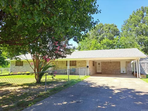 Exterior - 518 Fifth St, Conway, AR 72032 photo 4 of 8