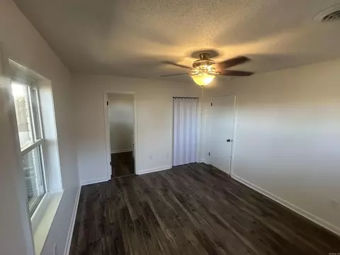 Bedroom - 66 Mohawk, Searcy, AR 72143 photo 2 of 4