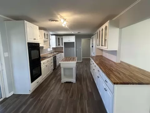Kitchen - 66 Mohawk, Searcy, AR 72143 photo 1 of 3