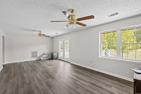 Living - 130 Jamie Ln, Beebe, AR 72012 photo 6 of 7
