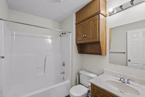 Bath - 130 Jamie Ln, Beebe, AR 72012 photo 2 of 2