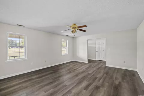 Living - 130 Jamie Ln, Beebe, AR 72012 photo 3 of 7