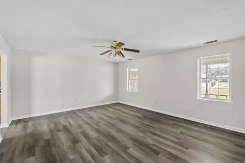 Living - 130 Jamie Ln, Beebe, AR 72012 photo 2 of 7