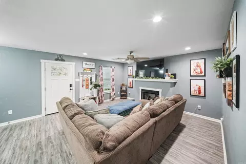 303 Dobbs St, Benton, AR 72015 photo 8
