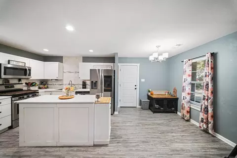 303 Dobbs St, Benton, AR 72015 photo 13