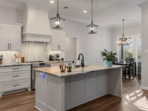 Kitchen - 1433 Woolridge Dr, Benton, AR 72015 photo 4 of 5