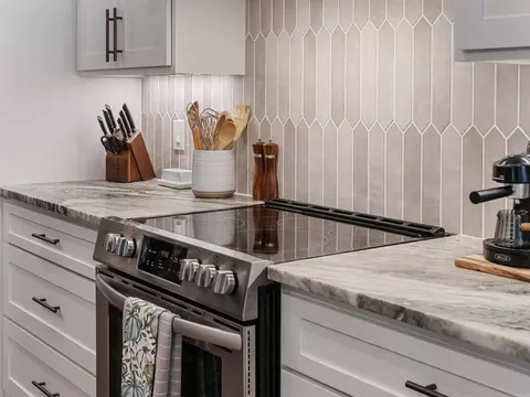 Kitchen - 1433 Woolridge Dr, Benton, AR 72015 photo 3 of 5