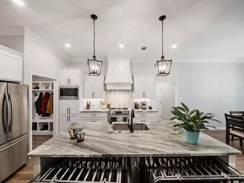 Kitchen - 1433 Woolridge Dr, Benton, AR 72015 photo 2 of 5