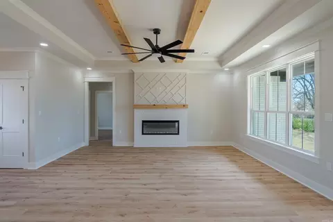 Living - 240 Michelle Dr, Beebe, AR 72012 photo 5 of 6