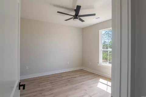 Bedroom - 240 Michelle Dr, Beebe, AR 72012 photo 8 of 9