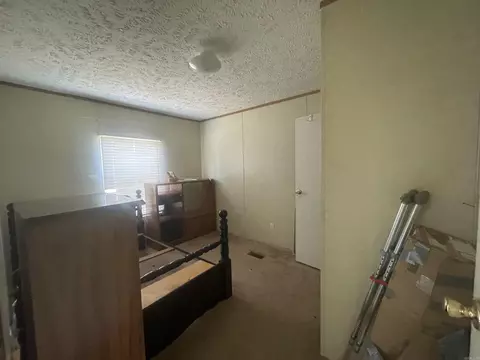 Bedroom - 355 Signal Hill Rd, Mountain View, AR 72560 photo 1 of 3