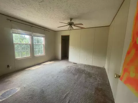 Bedroom - 355 Signal Hill Rd, Mountain View, AR 72560 photo 3 of 3