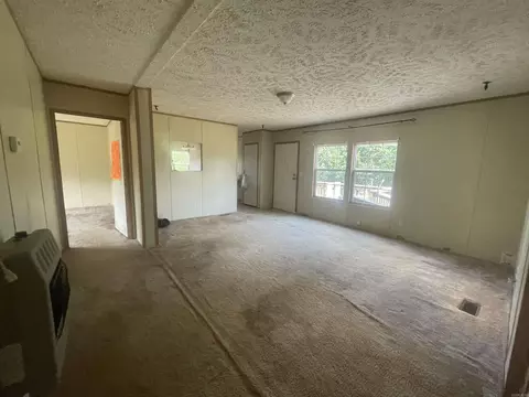 Living - 355 Signal Hill Rd, Mountain View, AR 72560 photo 2 of 2