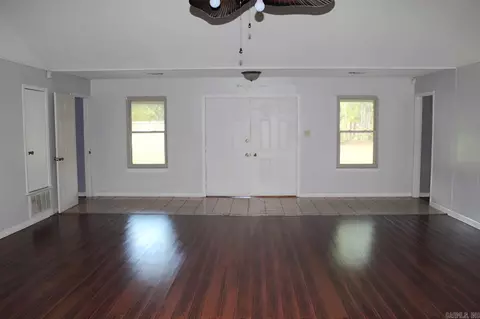 Living - 7728 Gaddy Koonce Rd, Pine Bluff, AR 71603 photo 2 of 5