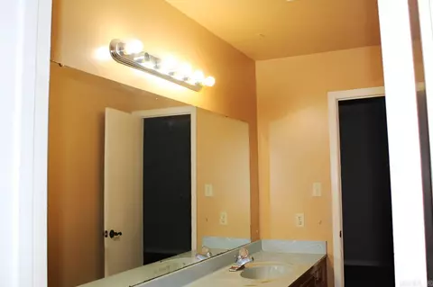 Bath - 7728 Gaddy Koonce Rd, Pine Bluff, AR 71603 photo 6 of 8