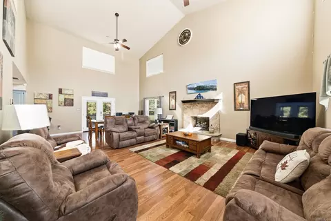 Living - 20 Williamsburg Dr, Cabot, AR 72023 photo 1 of 2