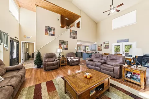 Living - 20 Williamsburg Dr, Cabot, AR 72023 photo 2 of 2