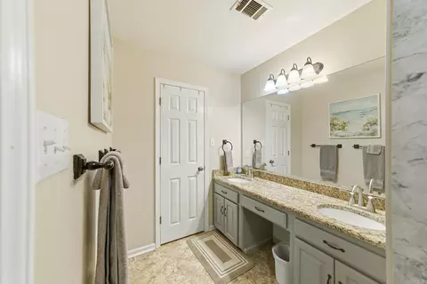 Bath - 20 Williamsburg Dr, Cabot, AR 72023 photo 1 of 6