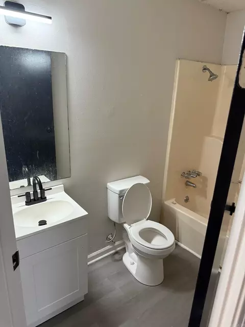 Bath - 6013 Windham Ave, White Hall, AR 71602 photo 1 of 1