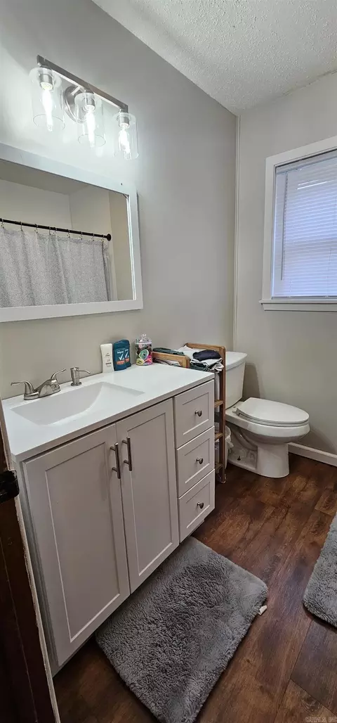 Bath - 3409 Scenic Dr, Pine Bluff, AR 71603 photo 1 of 4