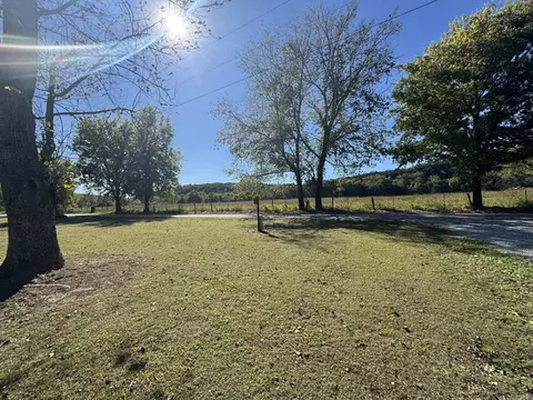 Exterior - 701 Sunset Vly, Mountain View, AR 72560 photo 12 of 13