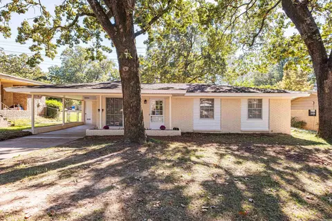 1927 Arrowhead Rd, North Little Rock, AR 72118