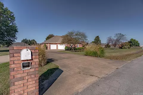 Exterior - 901 Balcom Ln, Trumann, AR 72472 photo 4 of 9