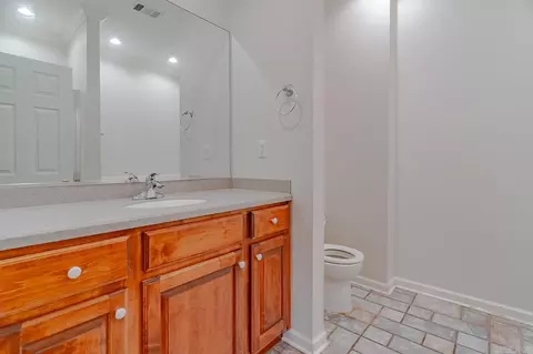 Bath - 901 Balcom Ln, Trumann, AR 72472 photo 4 of 6