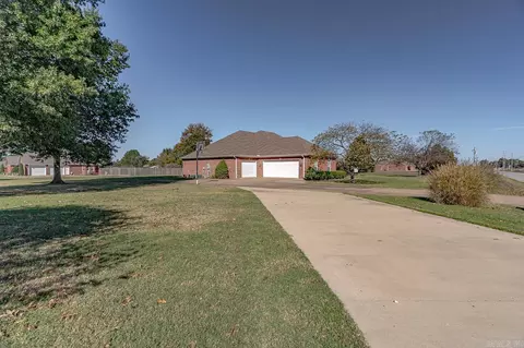Exterior - 901 Balcom Ln, Trumann, AR 72472 photo 5 of 9