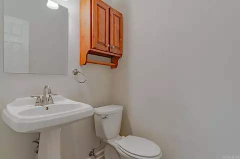 Bath - 901 Balcom Ln, Trumann, AR 72472 photo 6 of 6