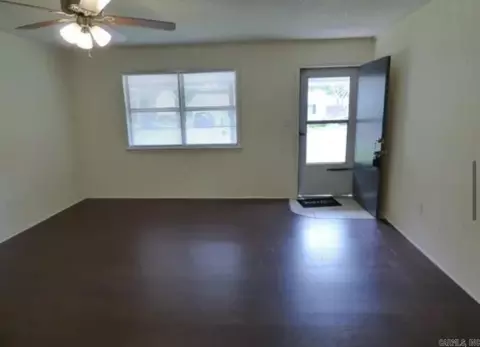 Living - 1427 Maple St, Malvern, AR 72104 photo 1 of 2