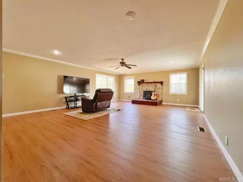 Living - 2543 Bonetown Rd, Sidney, AR 72577 photo 2 of 3