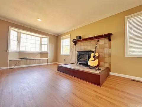 Living - 2543 Bonetown Rd, Sidney, AR 72577 photo 1 of 3
